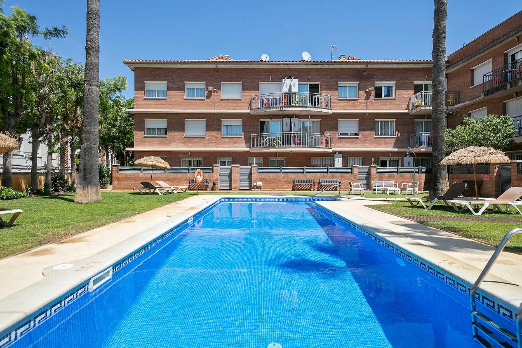 Apartamentos Velor Кастельдефельс Экстерьер фото