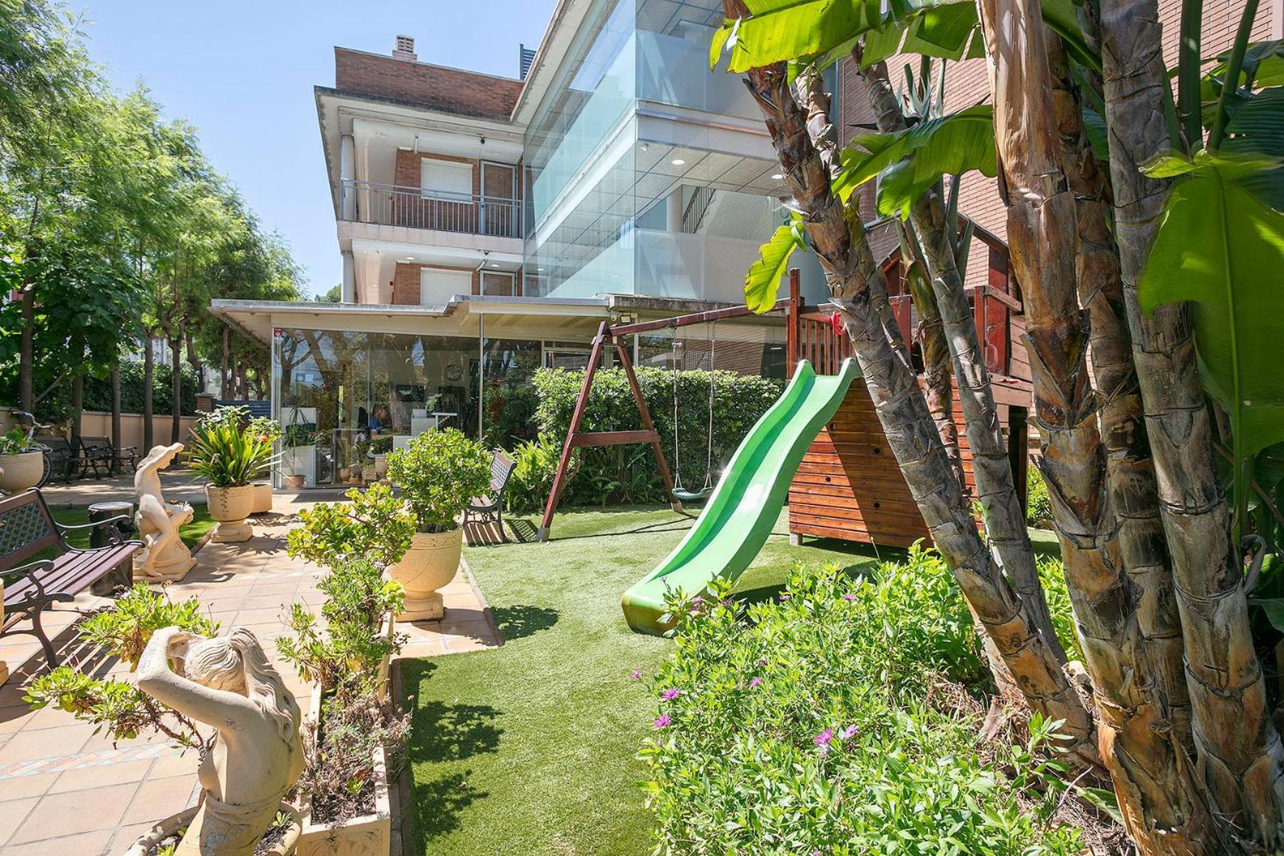 Apartamentos Velor Кастельдефельс Экстерьер фото