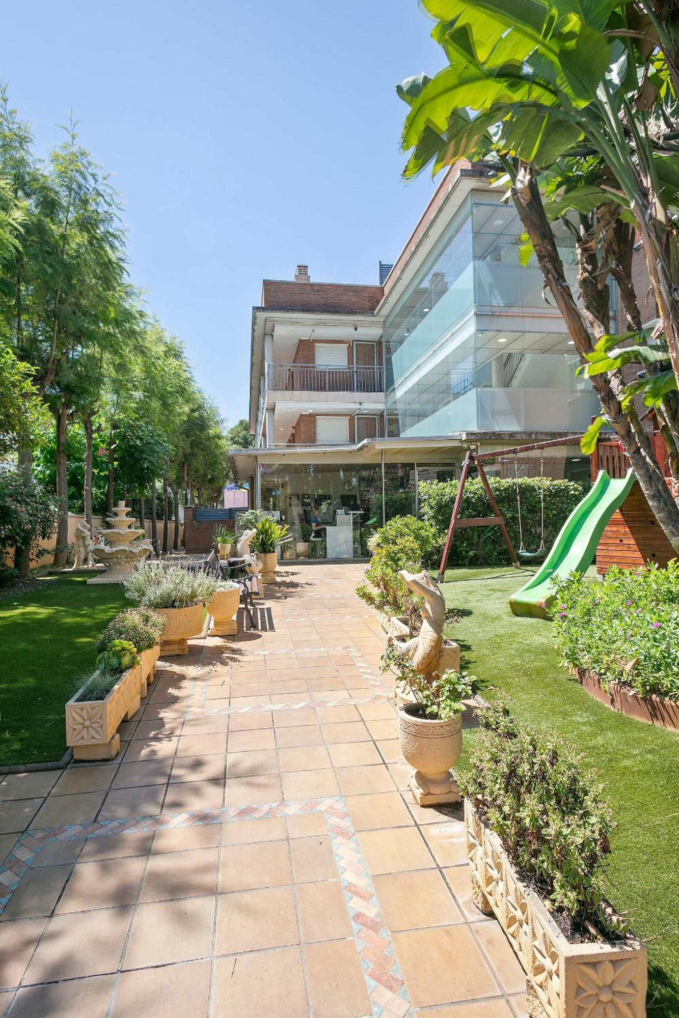 Apartamentos Velor Кастельдефельс Экстерьер фото