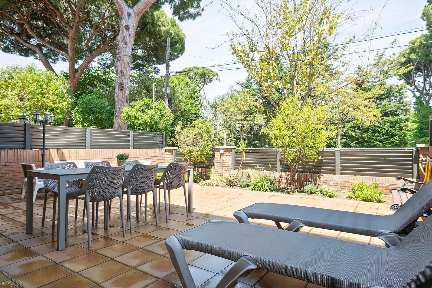 Apartamentos Velor Кастельдефельс Экстерьер фото
